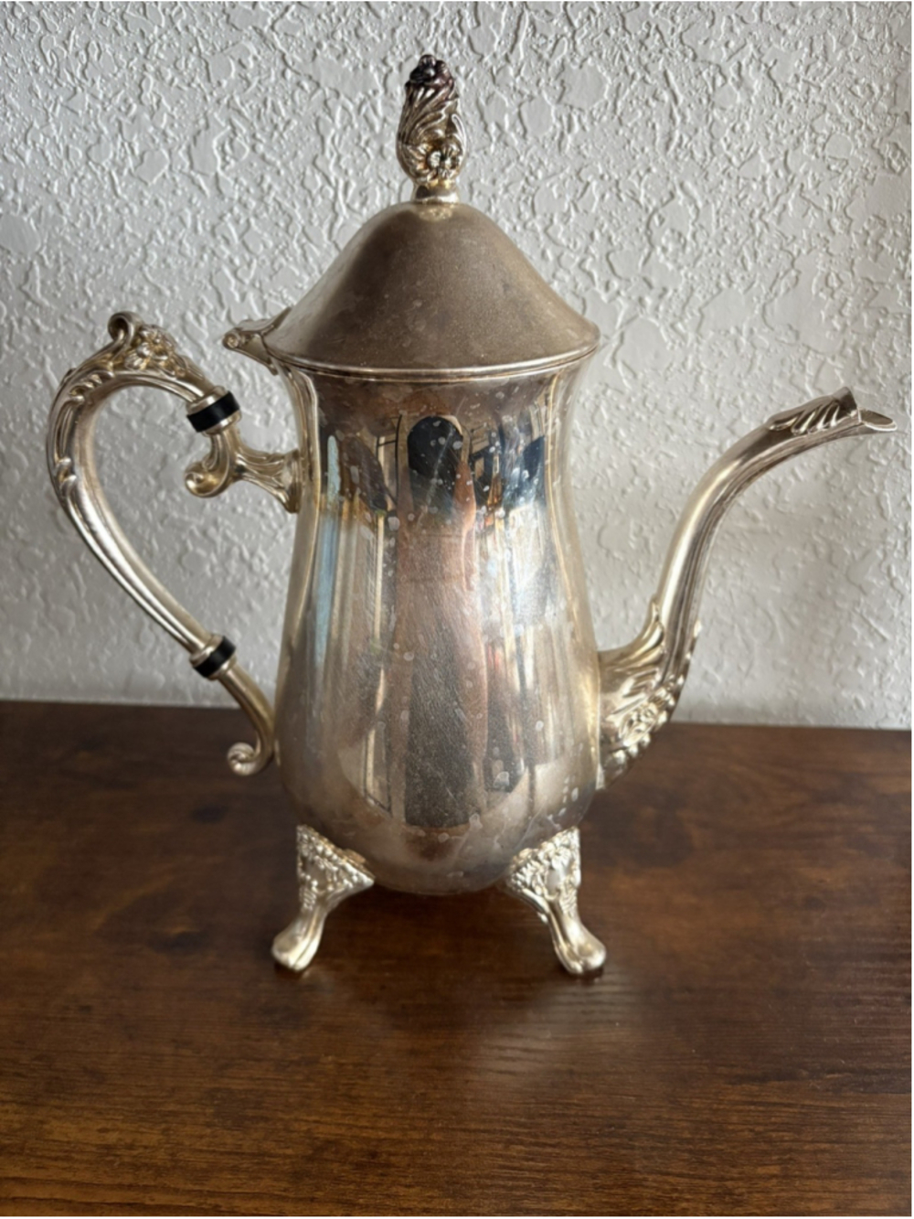Vintage International Silver Co. 10" Silver-plated Tea/Coffee Pot